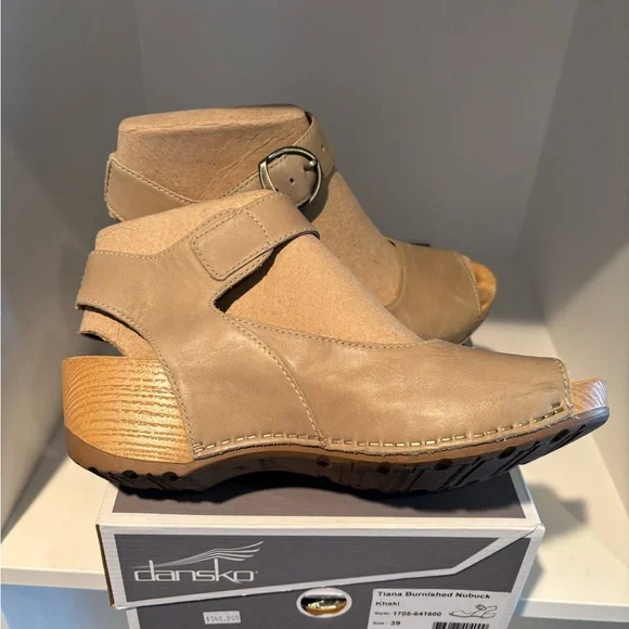 Dansko Taupe Open-Toe Ankle Strap Wedge Sandals EU 39 US 8.5-9 - Picture 2 of 4